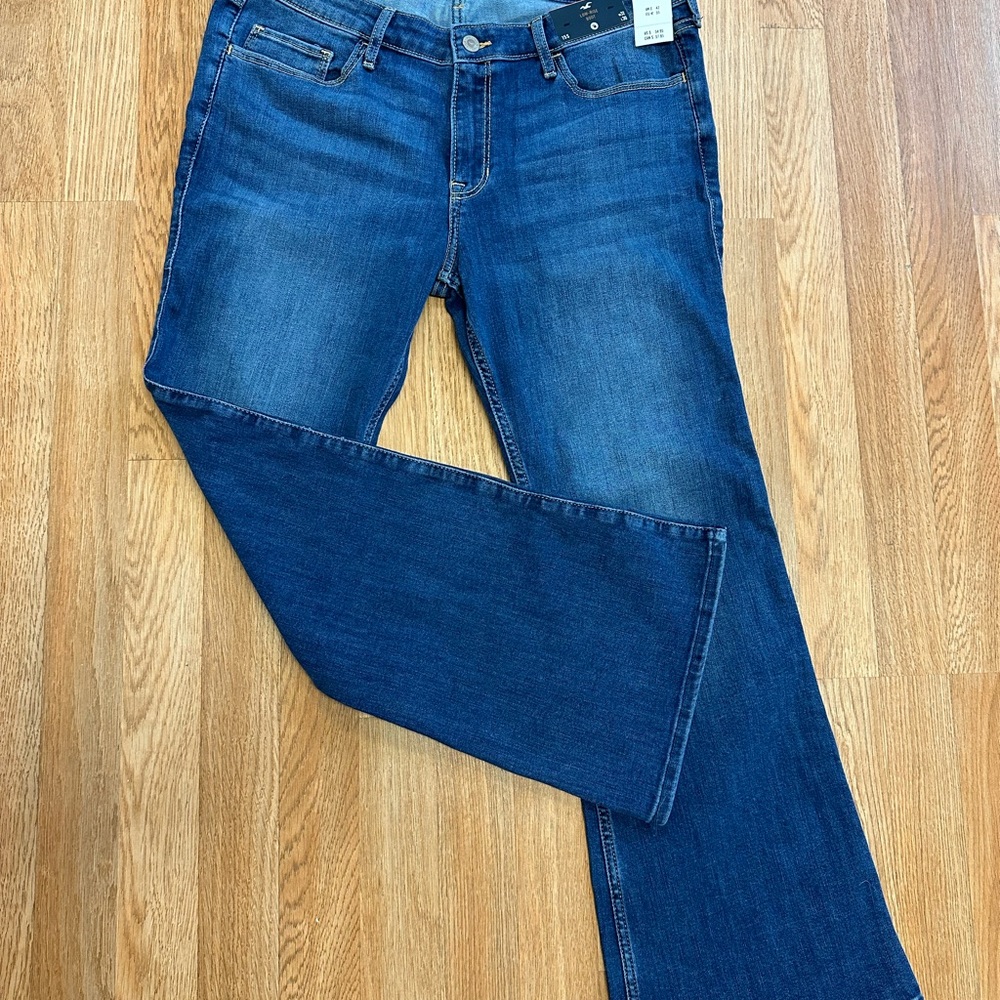 Hollister Low Rise Boot Jeans